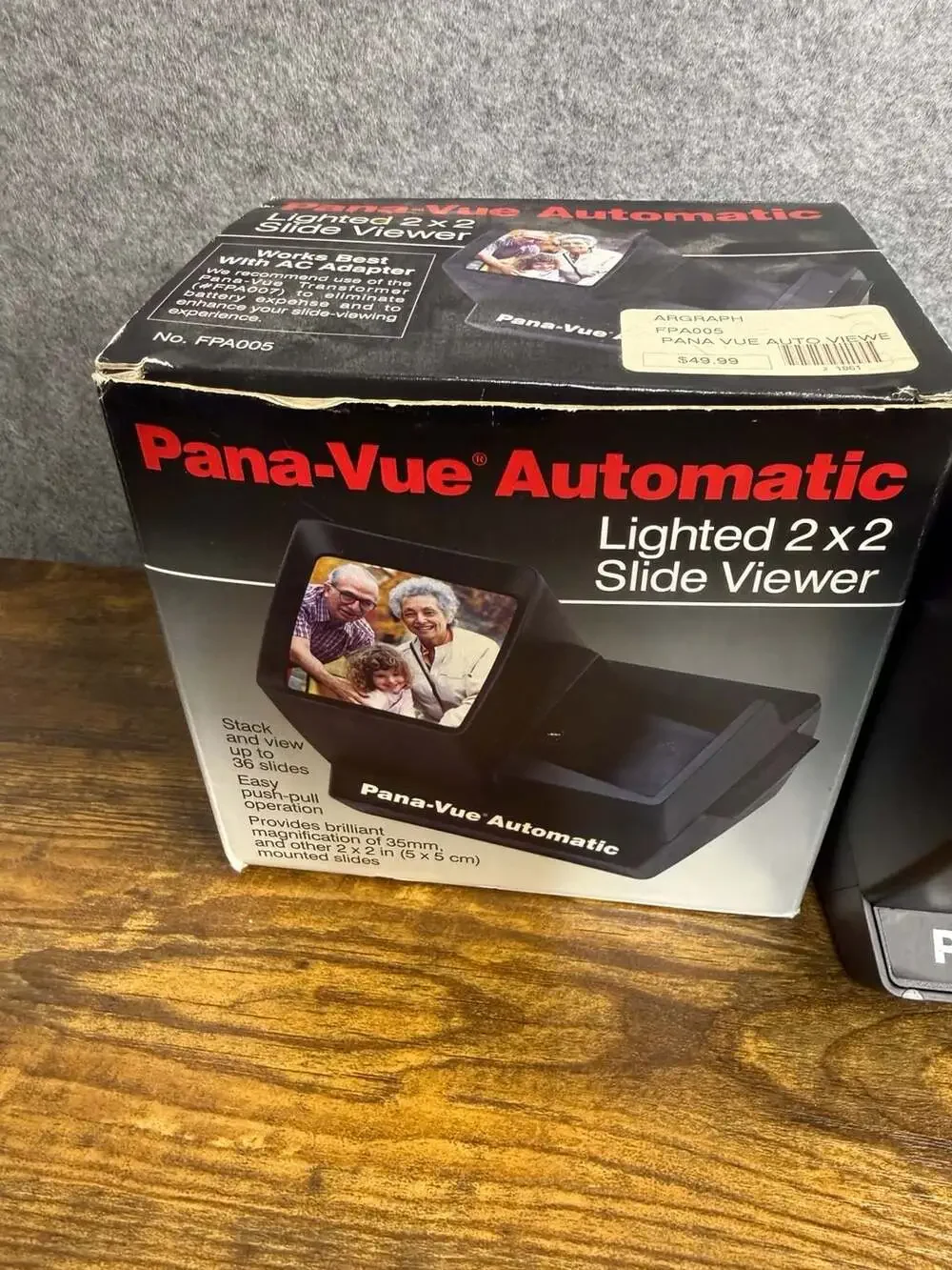 Pana-Vue Automatic Lighted 2x2 Slide Viewer with Original Box